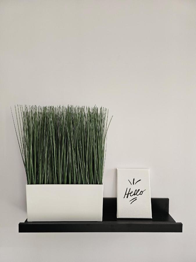 Modern Garden View Apt In Voula, Athens - Luxe Exterior foto